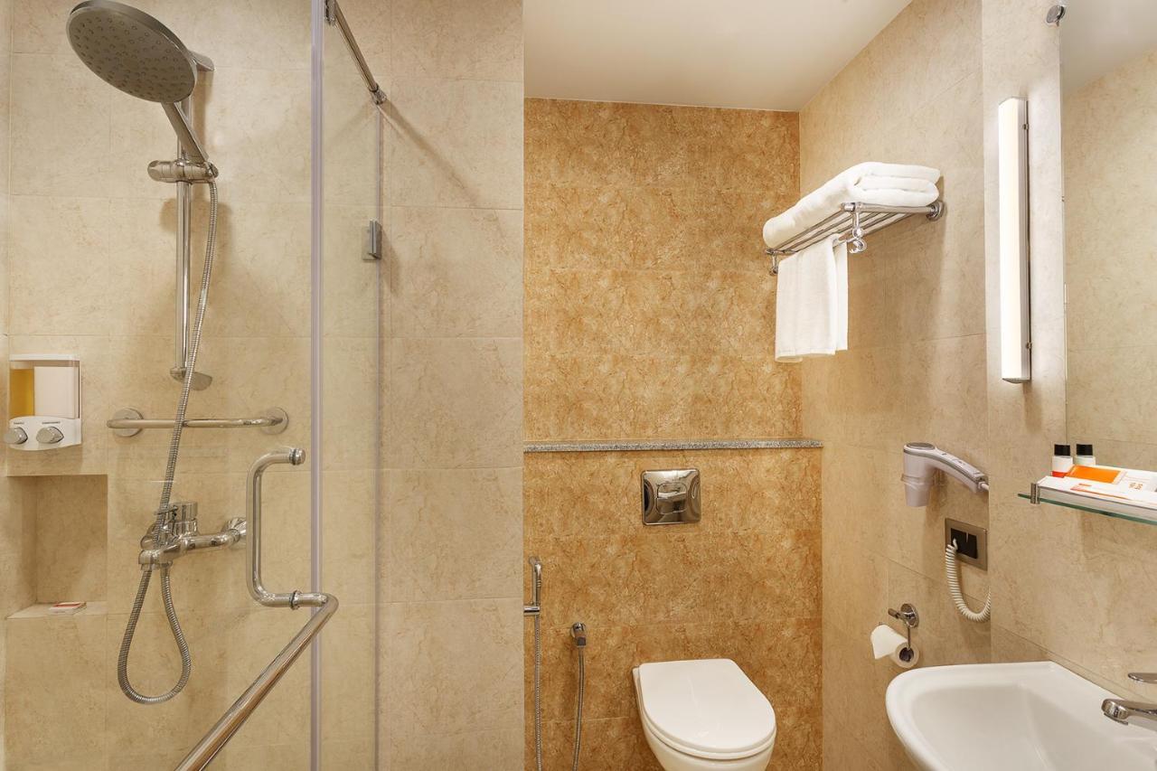 Ginger Surat City Centre Екстериор снимка