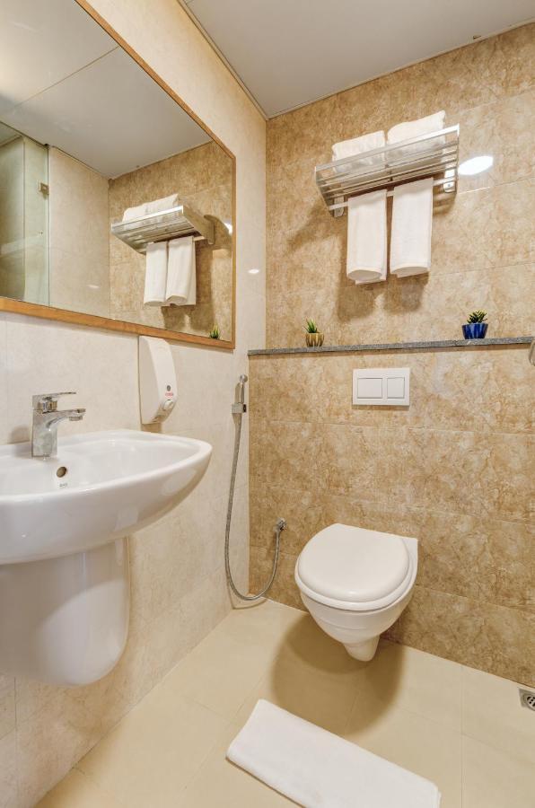 Ginger Surat City Centre Екстериор снимка